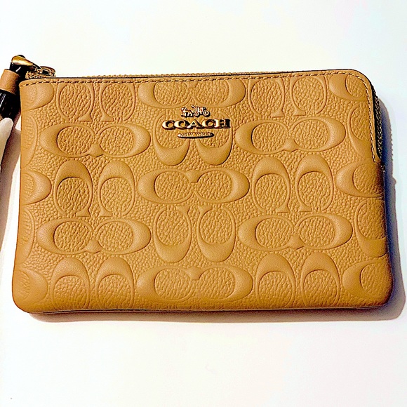Coach Handbags - Coach wristlet